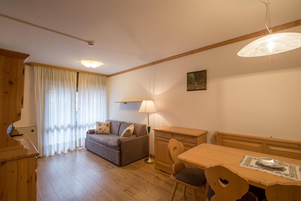 Residence Edelweiss San Martino Di Castrozza Exterior foto
